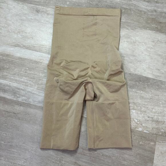 Spanx High waisted Shapewear Shorts Size Small - Picture 3 of 3